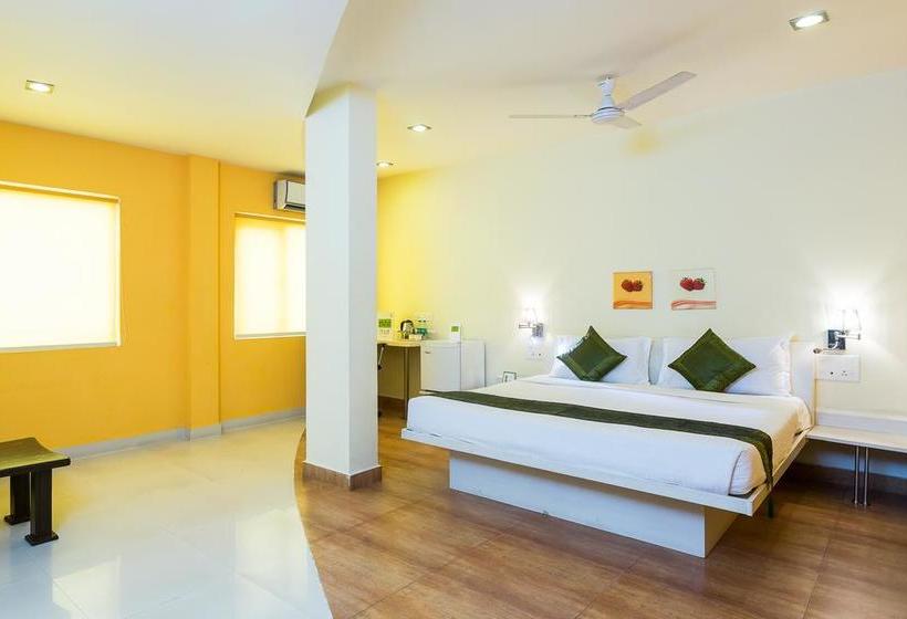 Hotel Fab Strawberry