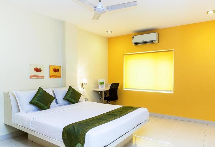 Hotel Fab Strawberry