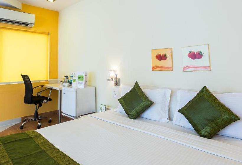 Hotel Fab Strawberry