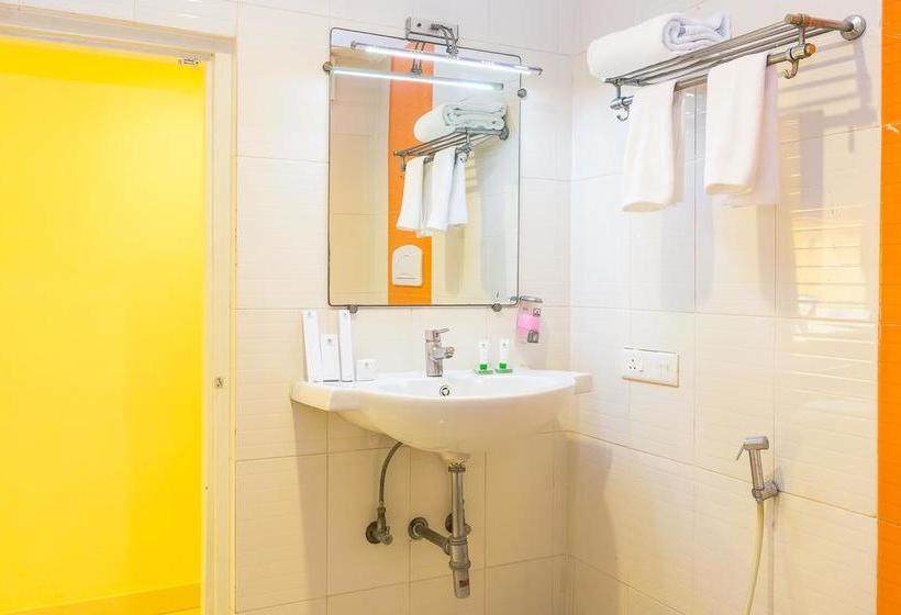 Hotel Fab Strawberry