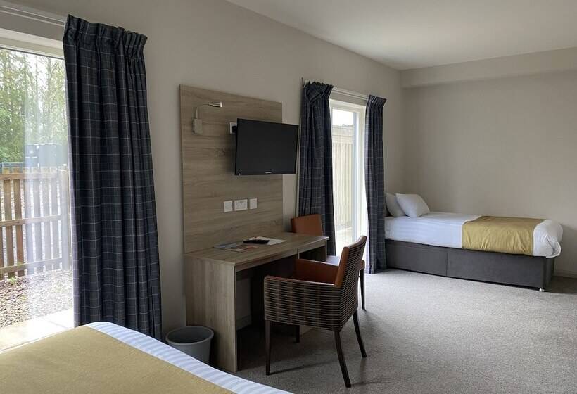 فندق The Lodge At Perth Racecourse