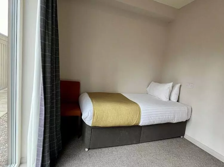 هتل The Lodge At Perth Racecourse