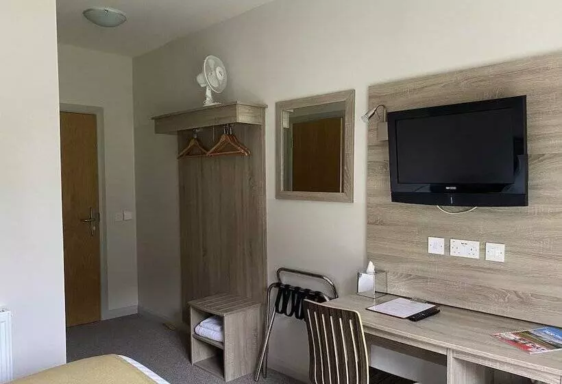 هتل The Lodge At Perth Racecourse
