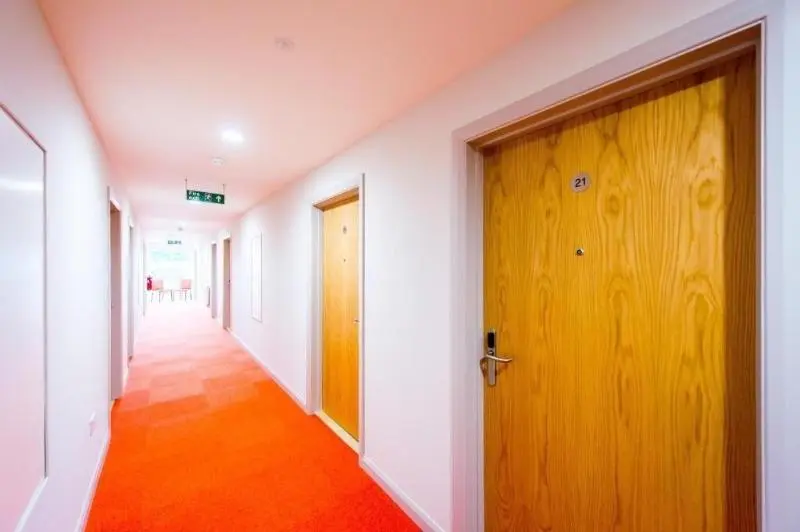 هتل The Lodge At Perth Racecourse