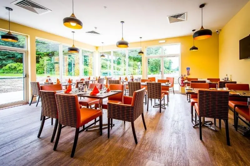 هتل The Lodge At Perth Racecourse