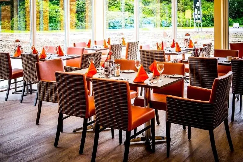 هتل The Lodge At Perth Racecourse