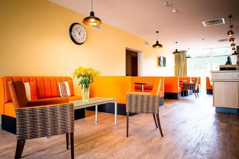 هتل The Lodge At Perth Racecourse