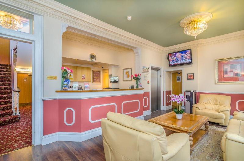 Hyde Park Radnor Hotel B&b