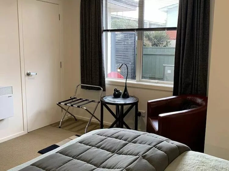 March Apartments