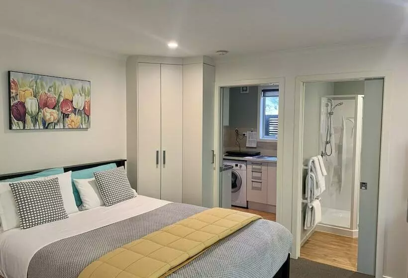 March Apartments