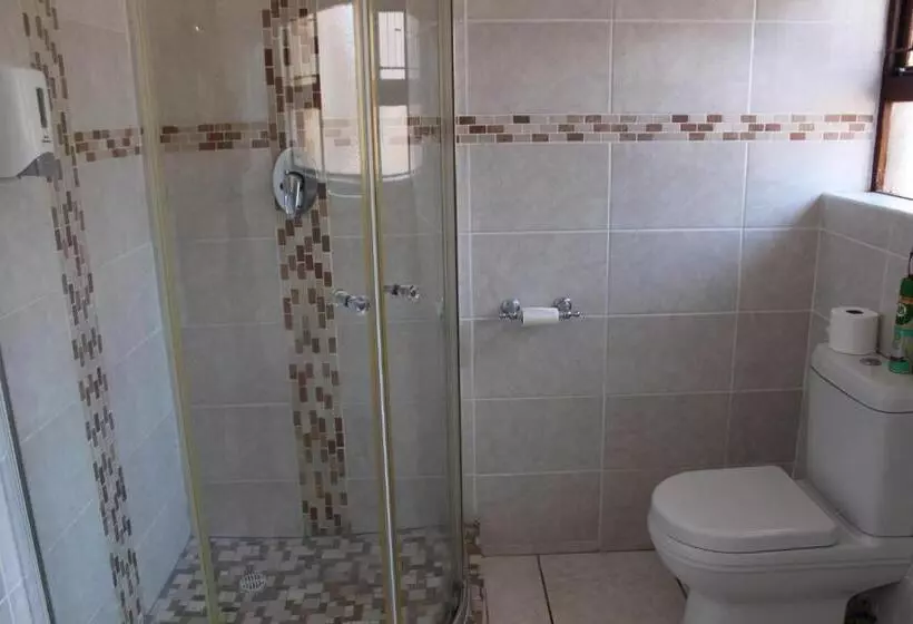 پانسیون Bluewater Beachfront Guest House