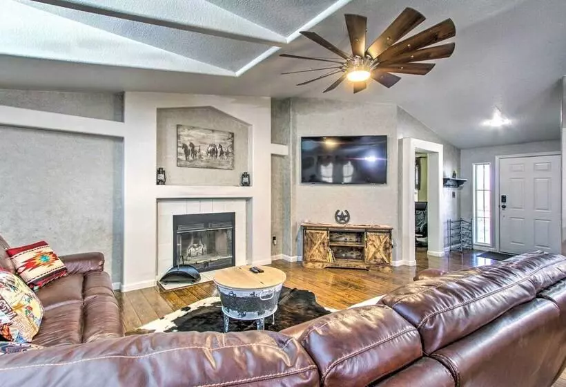 12+ Acre Equestrian Escape W/ Riding Trails!