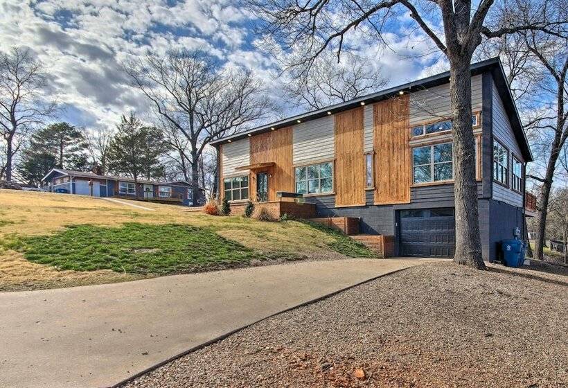 Airy Bella Vista House W/ Decks & Gas Grill!