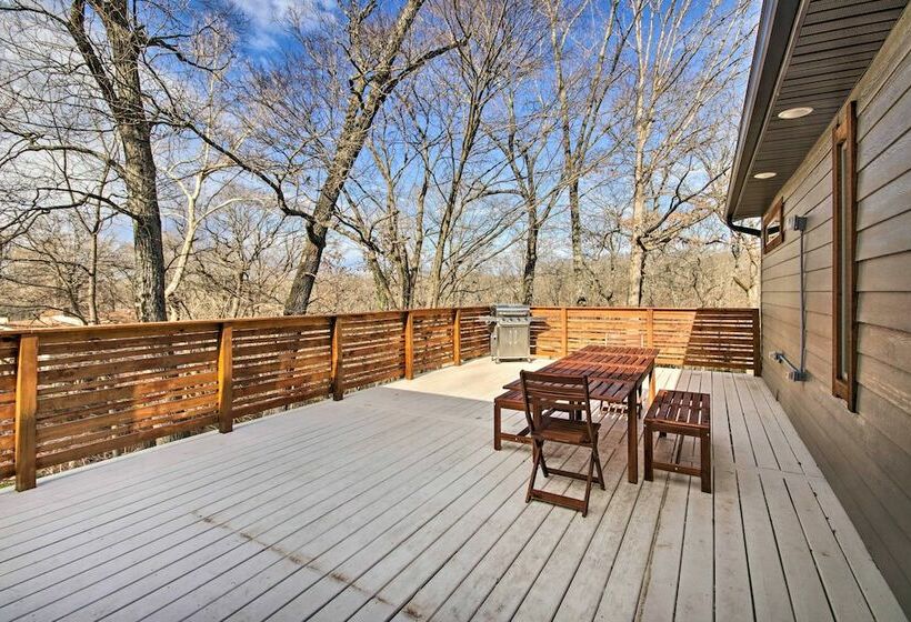 Airy Bella Vista House W/ Decks & Gas Grill!