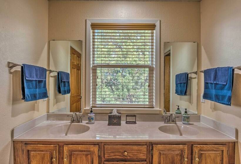 Alto Cabin W/ Stunning Views, Hot Tub + Sauna!