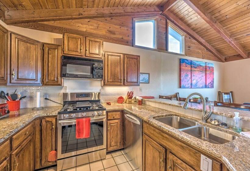 Alto Cabin W/ Stunning Views, Hot Tub + Sauna!