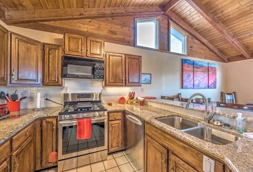 Alto Cabin W/ Stunning Views, Hot Tub + Sauna!