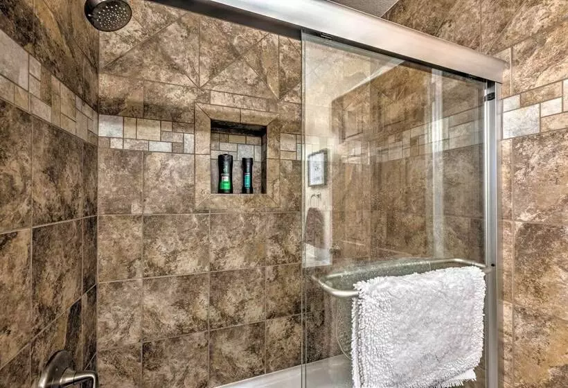 Alto Cabin W/ Stunning Views, Hot Tub + Sauna!