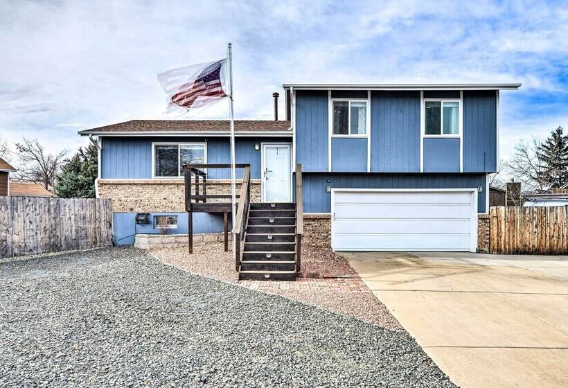 Arvada House W/ Fire Pit & Outdoor Kitchen!