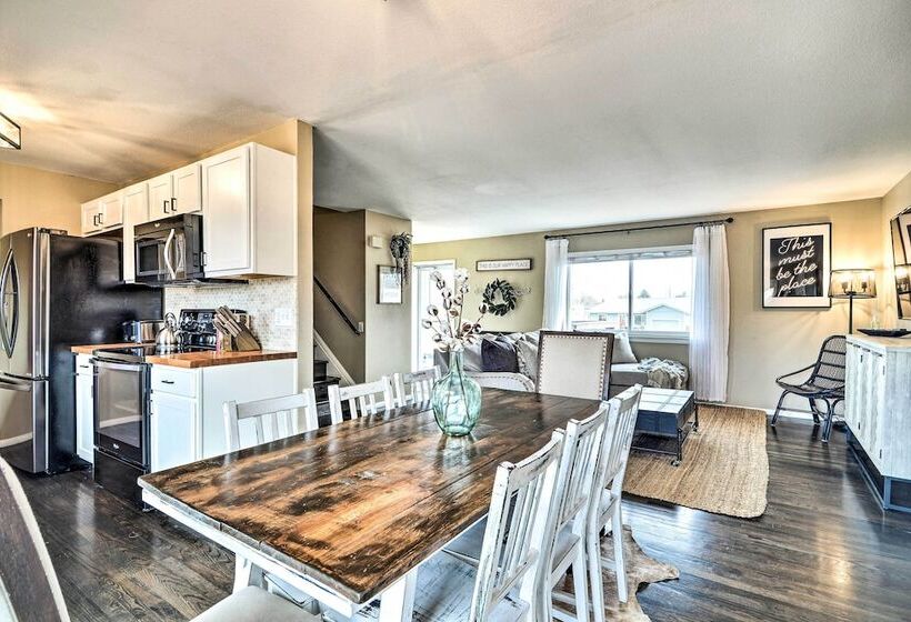 Arvada House W/ Fire Pit & Outdoor Kitchen!