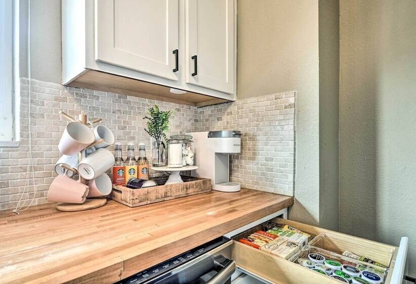 Arvada House W/ Fire Pit & Outdoor Kitchen!