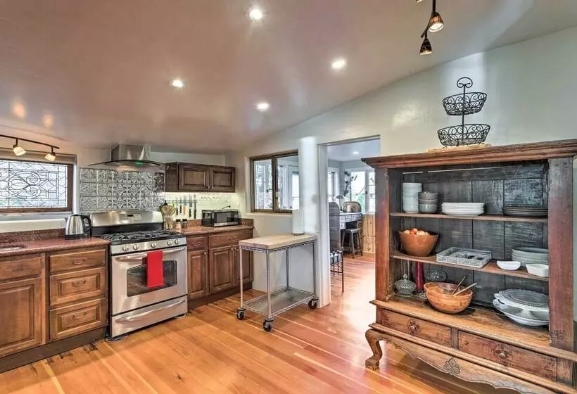 Carbondale Home   Steps To Dine, Shop & Hike!