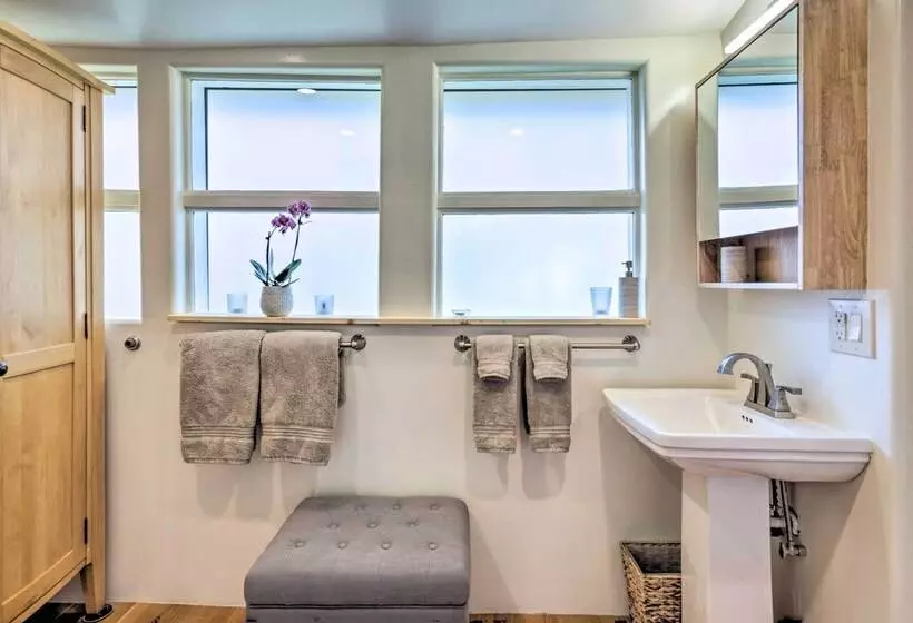 Carbondale Home   Steps To Dine, Shop & Hike!