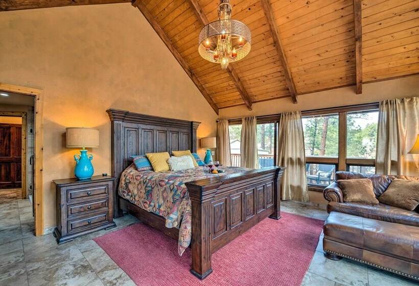 Central Ruidoso Mountain Home W/ Step Free Access!