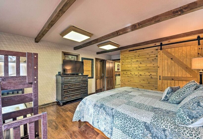 Central Ruidoso Mountain Home W/ Step Free Access!