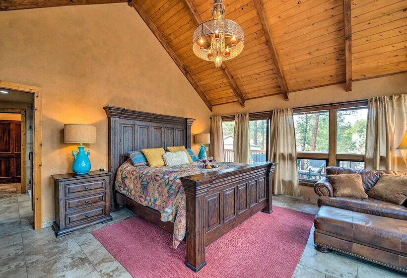 Central Ruidoso Mountain Home W/ Step Free Access!