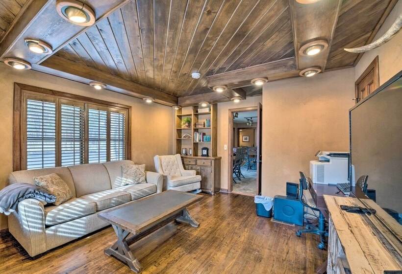 Central Ruidoso Mountain Home W/ Step Free Access!