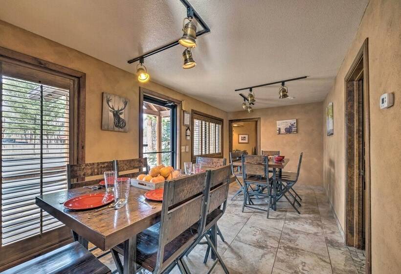 Central Ruidoso Mountain Home W/ Step Free Access!