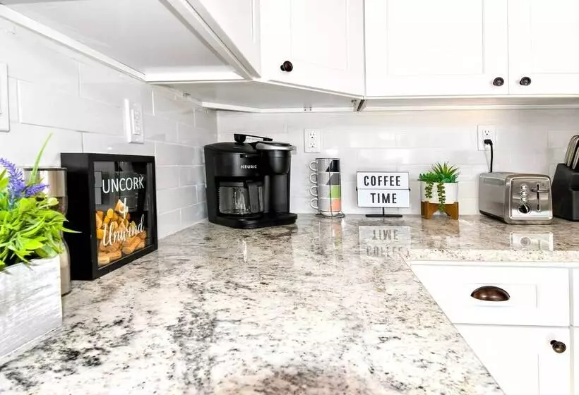 Emerald Lakes Home Near Kalahari & Camelback!