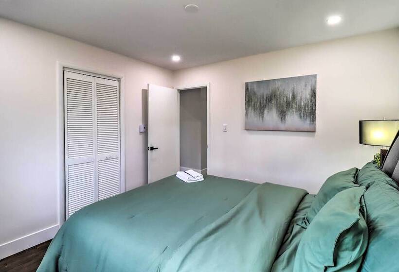 Emerald Lakes Home Near Kalahari & Camelback!