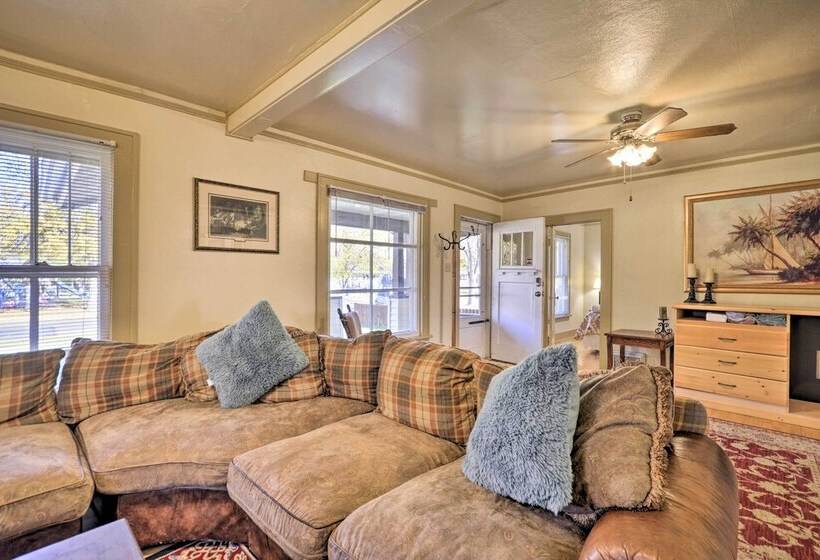 Charming Montana Home W/ Grill: 6 Mi To Lake Elmo!