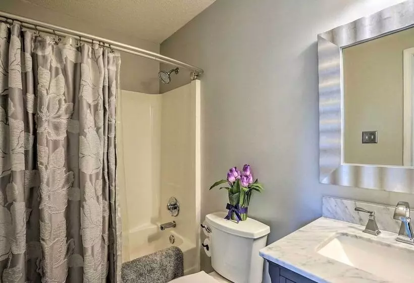 Sandston Home W/ Private Pool ~ 9 Mi To Richmond!