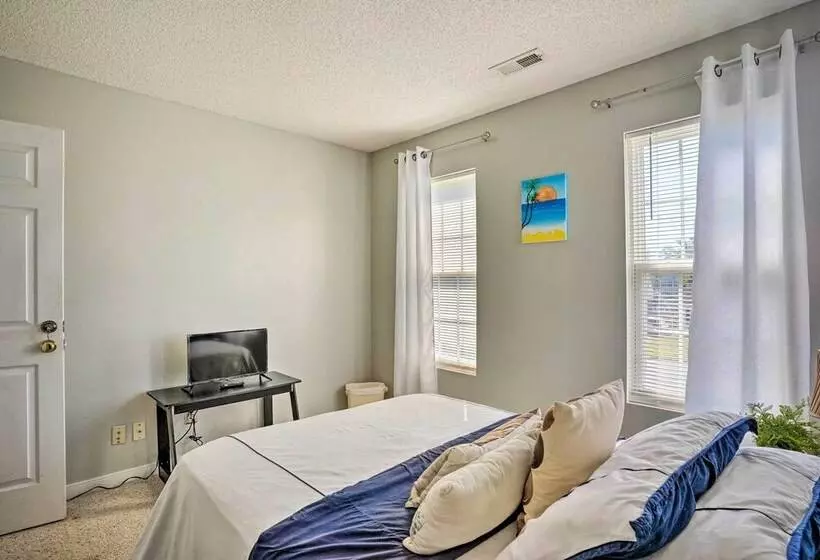 Sandston Home W/ Private Pool ~ 9 Mi To Richmond!