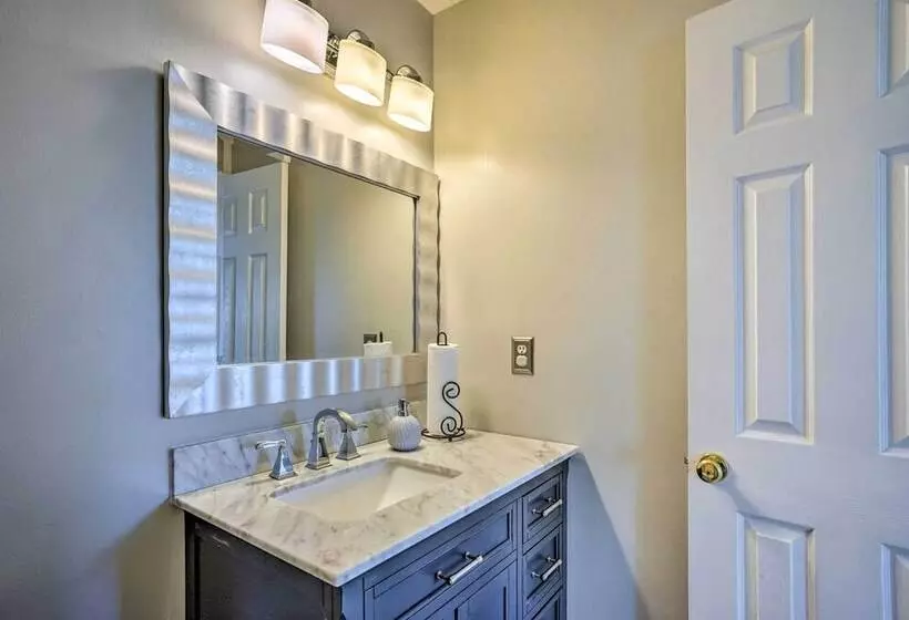 Sandston Home W/ Private Pool ~ 9 Mi To Richmond!