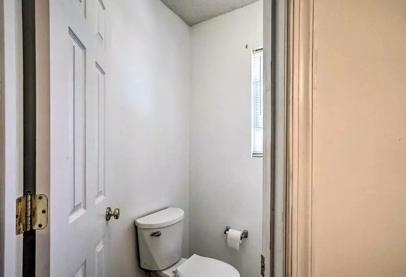 Sandston Home W/ Private Pool ~ 9 Mi To Richmond!