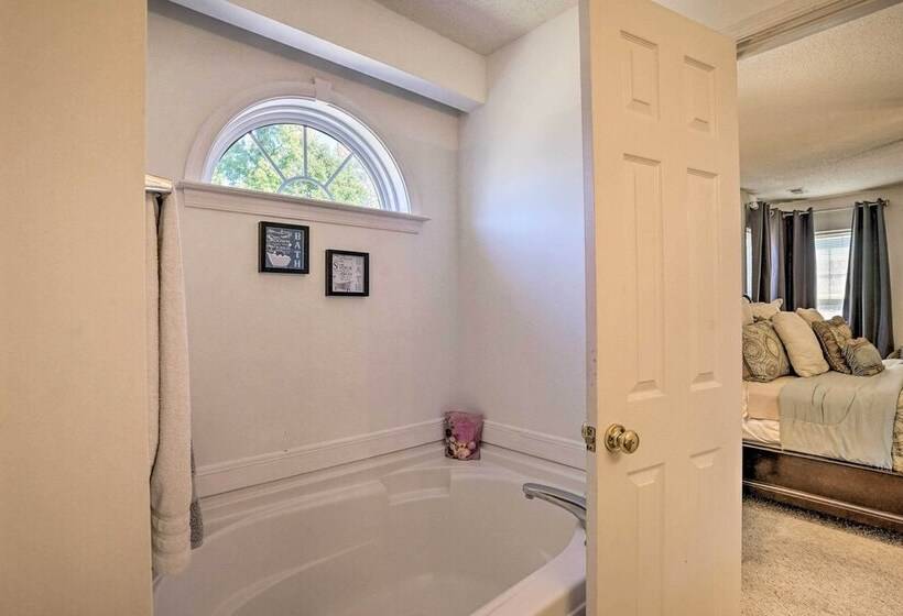 Sandston Home W/ Private Pool ~ 9 Mi To Richmond!