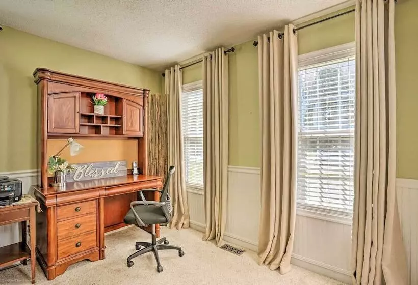 Sandston Home W/ Private Pool ~ 9 Mi To Richmond!