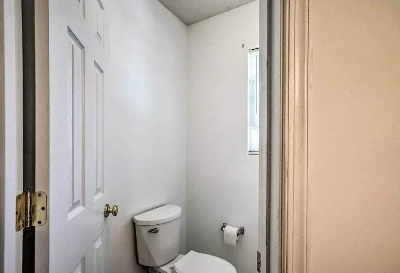 Sandston Home W/ Private Pool ~ 9 Mi To Richmond!