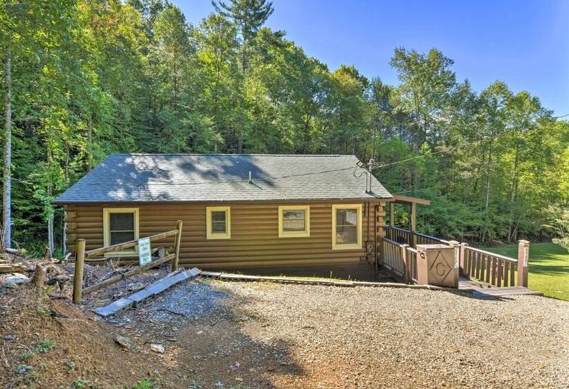 Smoky Mountain  Cozy Cove  Cabin: Deck & Fire Pit!