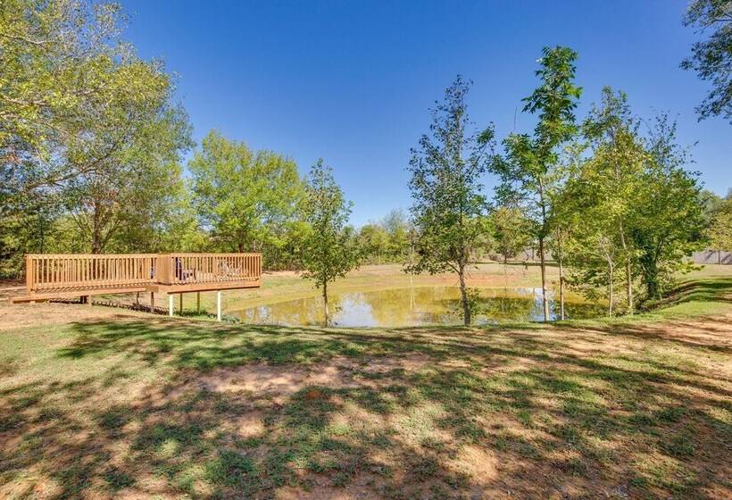 Couples Retreat In Canton W/ Patio, Trail & Yard!