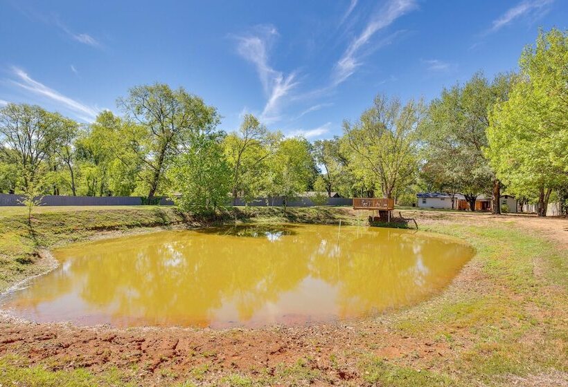 Couples Retreat In Canton W/ Patio, Trail & Yard!