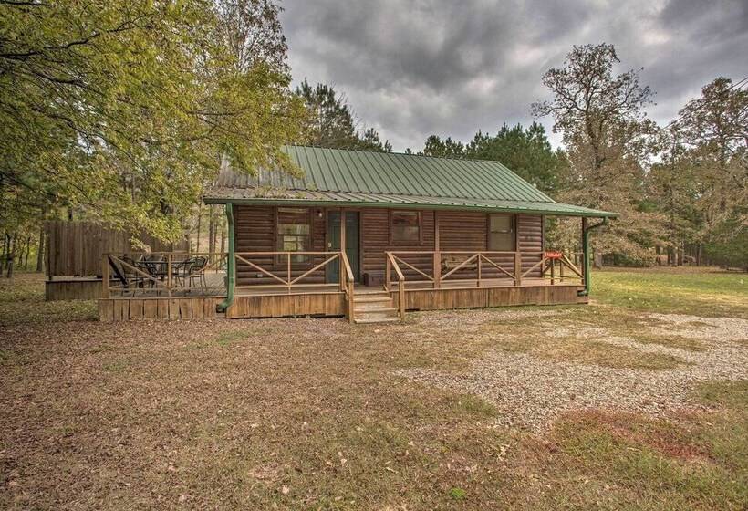 Cozy Starlight Cabin: 6 Miles To Beavers Bend!