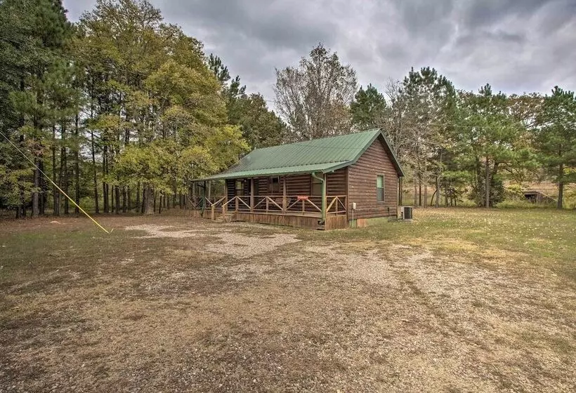 Cozy Starlight Cabin: 6 Miles To Beavers Bend!