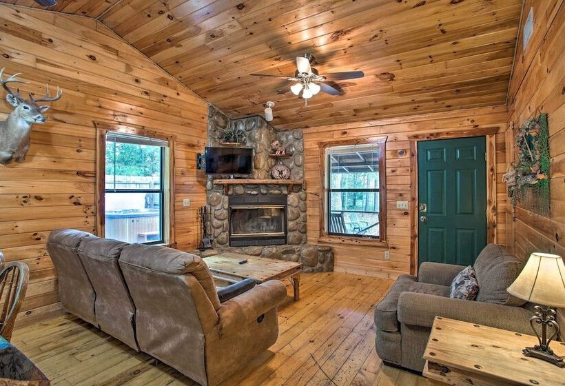Cozy Starlight Cabin: 6 Miles To Beavers Bend!