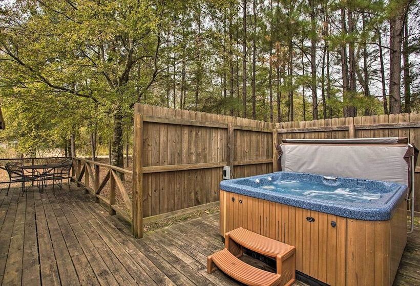 Cozy Starlight Cabin: 6 Miles To Beavers Bend!