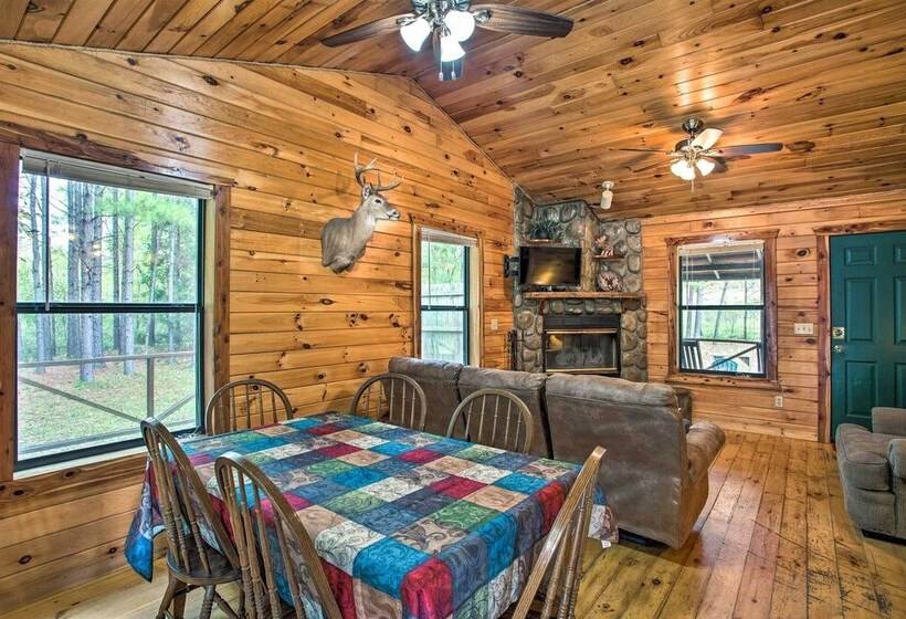 Cozy Starlight Cabin: 6 Miles To Beavers Bend!
